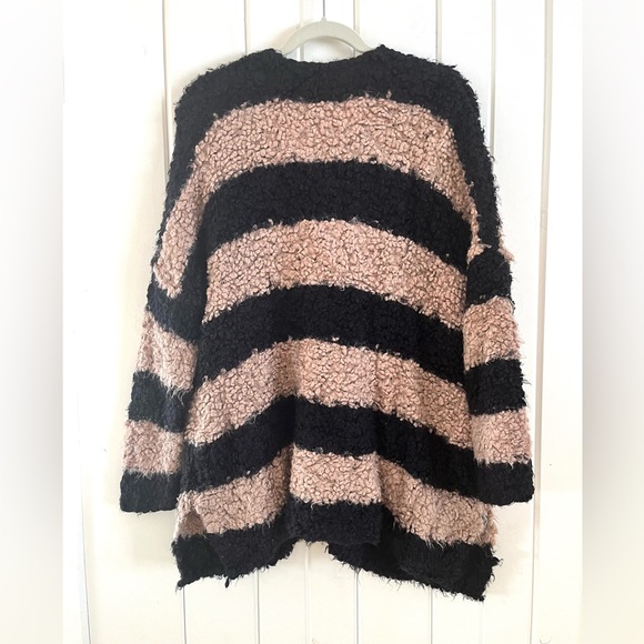 Free People Black/Tan Marshmallow Striped Oversized Cardigan, Sz S (P2P 25”) - Picture 3 of 7